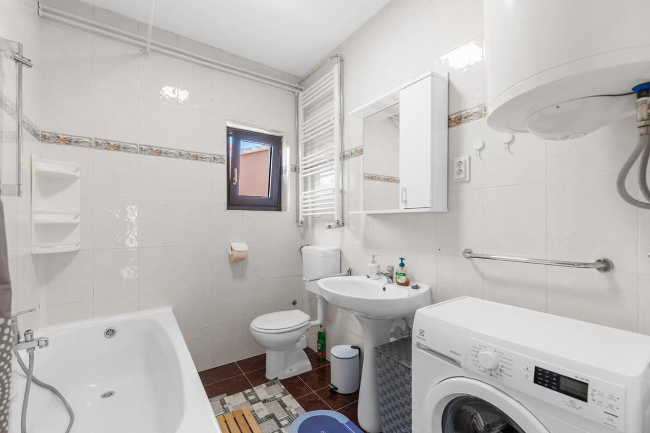 App Sandro With Common Pool Porec Exterior photo