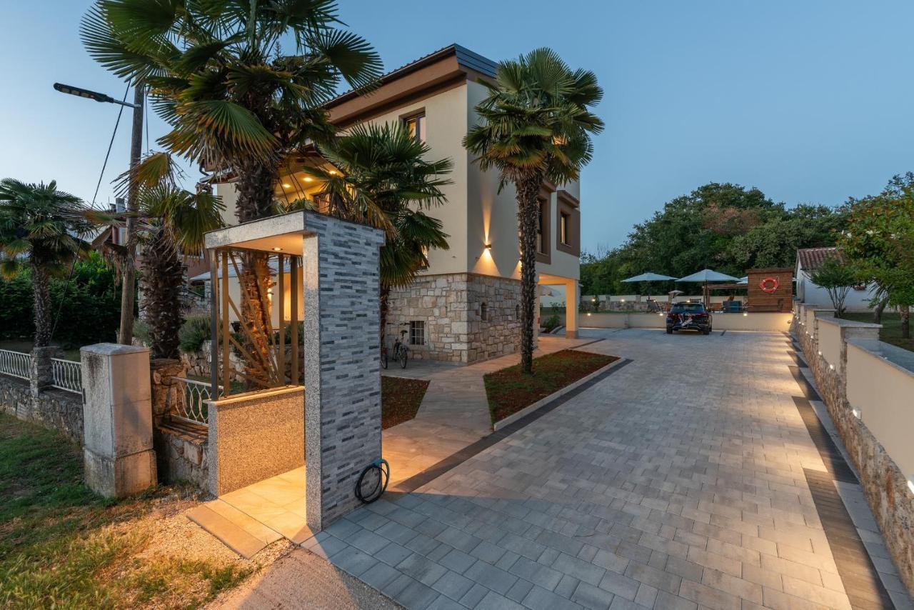 App Sandro With Common Pool Porec Exterior photo