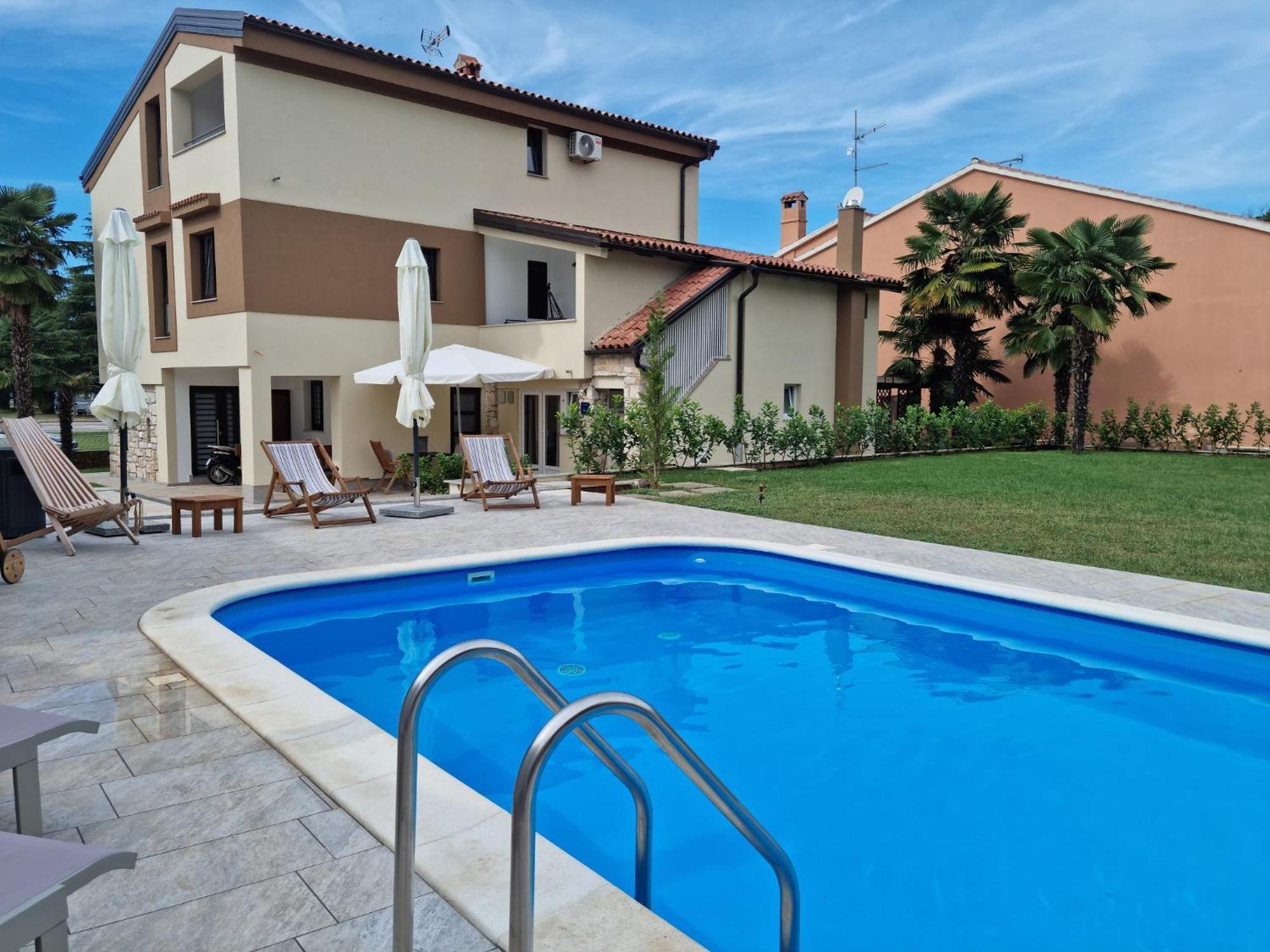 App Sandro With Common Pool Porec Exterior photo