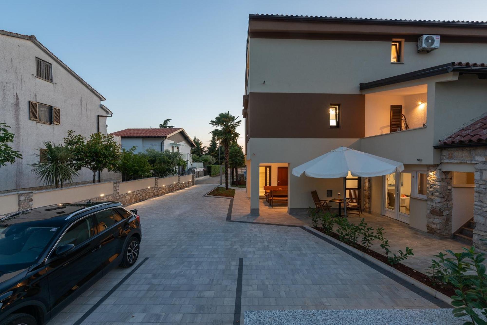 App Sandro With Common Pool Porec Exterior photo