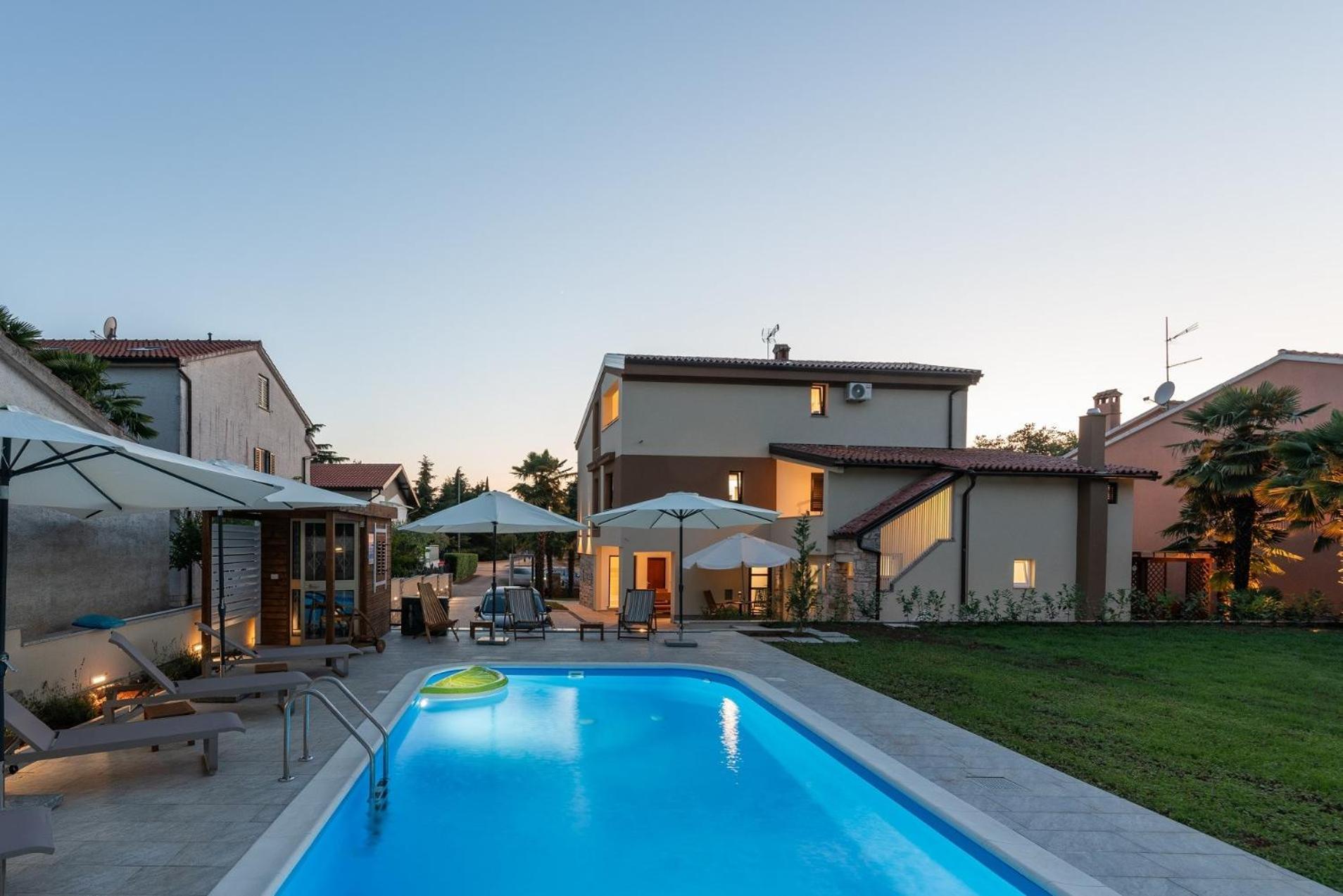 App Sandro With Common Pool Porec Exterior photo