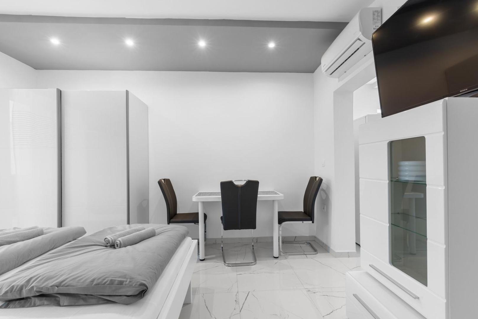 App Sandro With Common Pool Porec Room photo